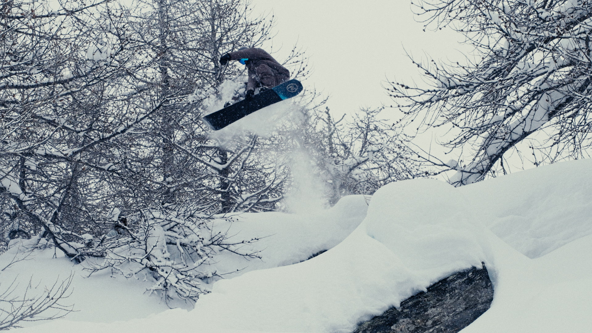 Picture Outerwear ski alpine commercial film — Alps, Arthur Tillier Cam Op & Mountain Cinematographer
